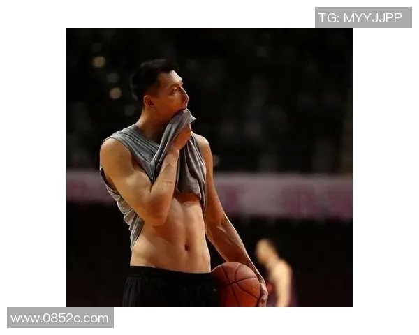 易建联社交平台晒训练视频，网友惊呼：技术高超，状态巅峰！