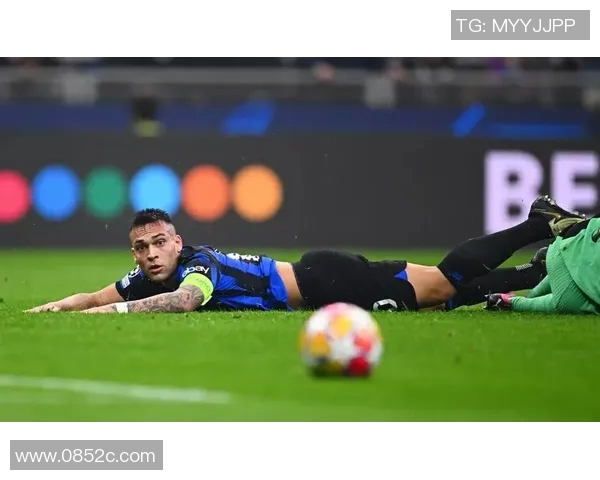 劳塔罗因伤缺席关键比赛，球迷为其祈福并期待早日康复